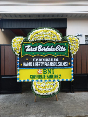 Papan Bunga Duka di Gunung Panjang