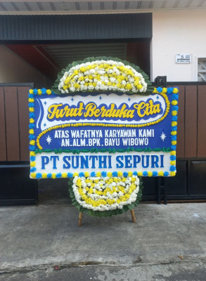 Papan Bunga Duka di Gunung Panjang