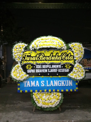Papan Bunga Duka di Gunung Panjang