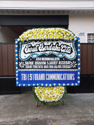 Papan Bunga Duka di Gunung Panjang